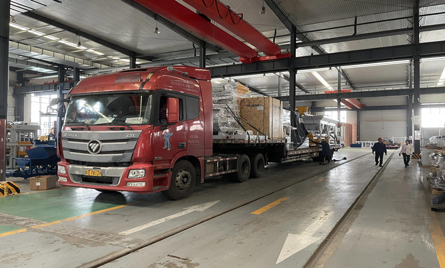 項(xiàng)目發(fā)貨|泉工股份全自動砌塊成型機(jī)生產(chǎn)線發(fā)貨華東，助力市政建設(shè)